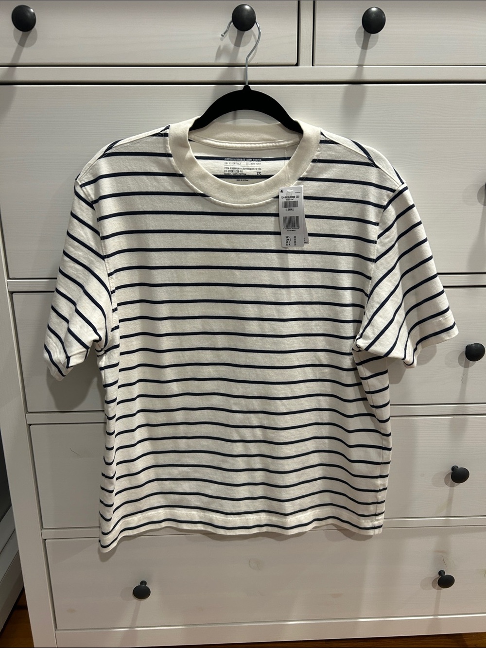 Abercrombie & Fitch White Crewneck T-Shirt with Navy Stripes